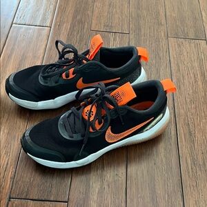 Nike Black and Orange Explor Next Nature (GS)